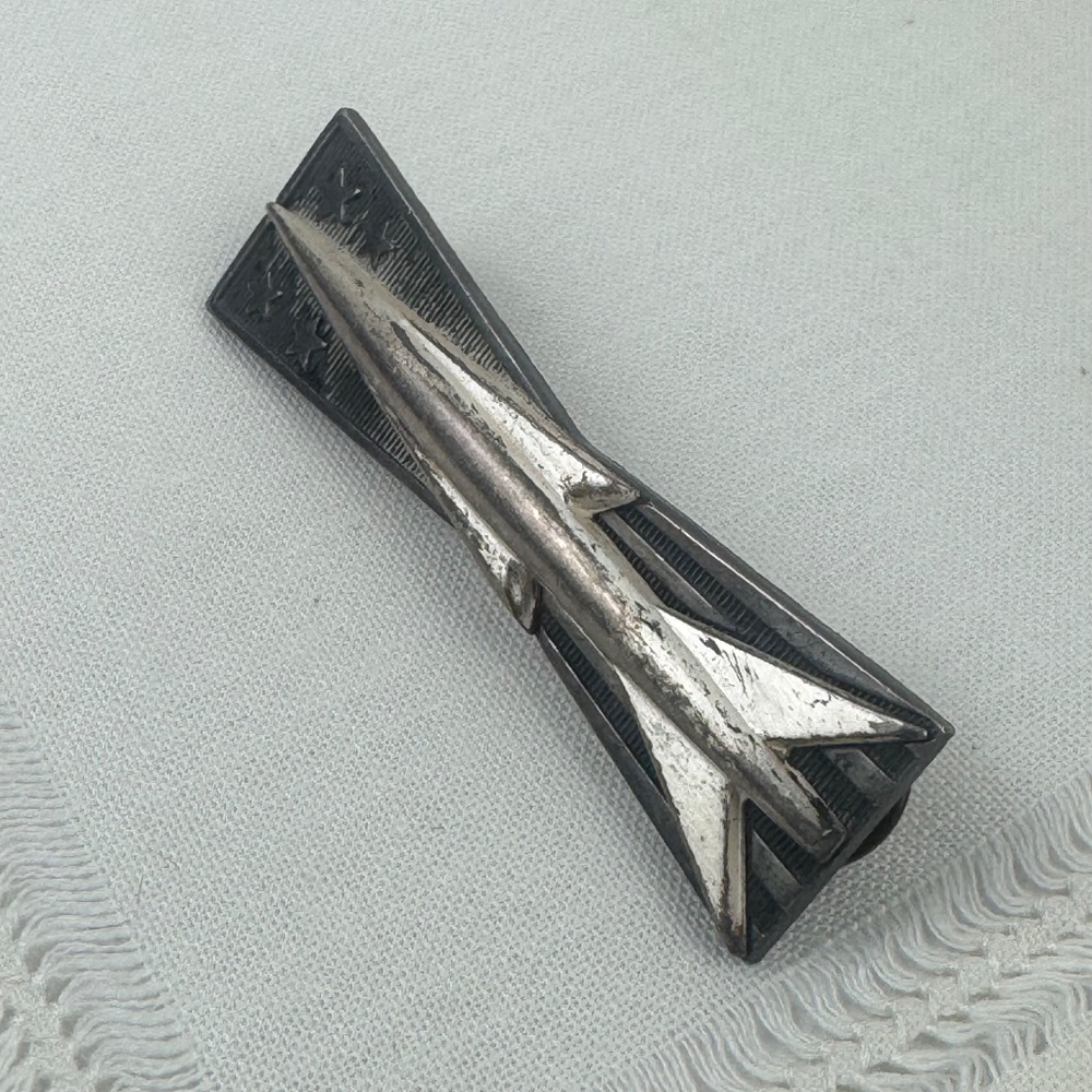 Vintage US Air Force Sterling Silver Senior Missileman Two Tone Rocket Pin Badge